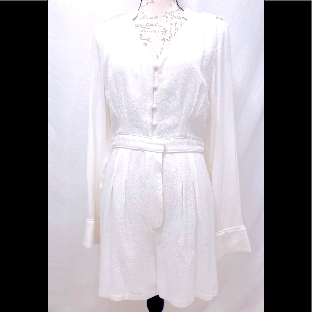 Strut and Bolt white long sleeve button detail V Neck Romper NWT Large